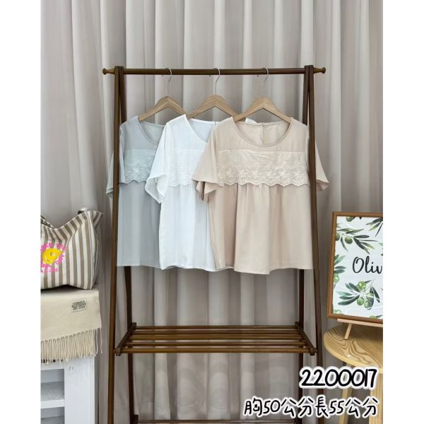 胸前雕花上衣 胸前雕花上衣