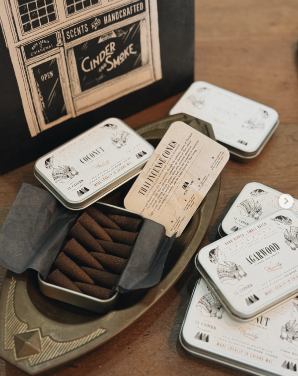 Cinder and smoke 天然精油手工香椎 塔香12入 Cinder and Smoke, 塔香, 香椎, 泰國香氛, 清邁手作, 天然精油, 冥想香氛, 居家擴香, 泰國選物, 沉香, 茉莉, 椰香, 蘭納, 手工香氛推薦