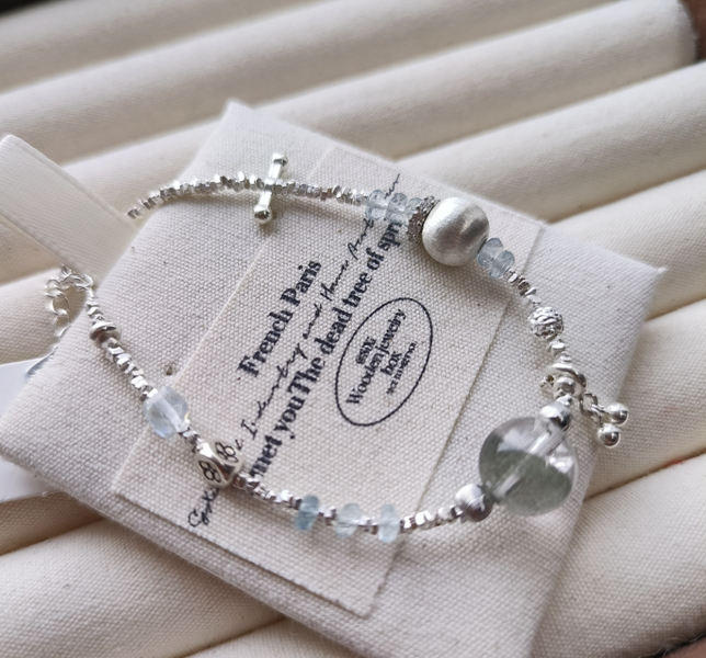 綠幽靈水晶手鍊｜11mm圓珠 × 925銀配件 925純銀項鍊、日本古董珠、極細項鍊、駝色鎖骨鍊、小花珠飾、手工串珠飾品、小眾飾品推薦