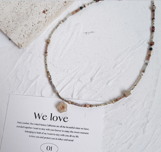 925純銀古董珠極細項鍊｜復古棕 × 小花石 925純銀項鍊、日本古董珠、極細項鍊、駝色鎖骨鍊、小花珠飾、手工串珠飾品、小眾飾品推薦