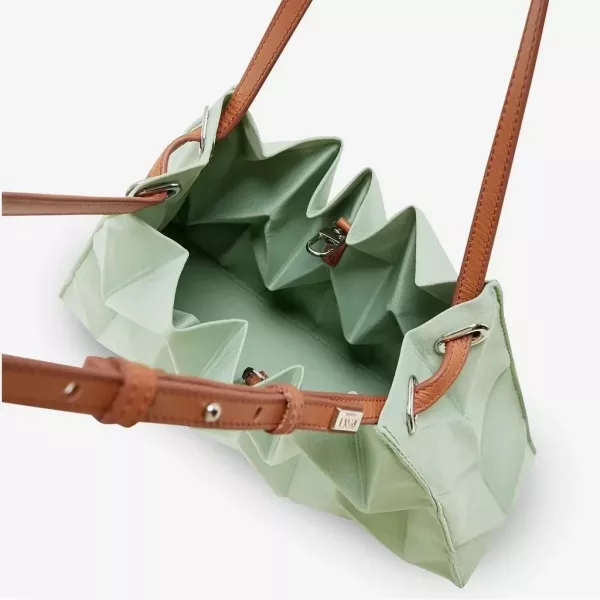 PAVI微光折線包-Ｗ-gyoza PAVI 水桶包, 質感肩背包, 文青包推薦, 手作風水桶包, 百搭日常包