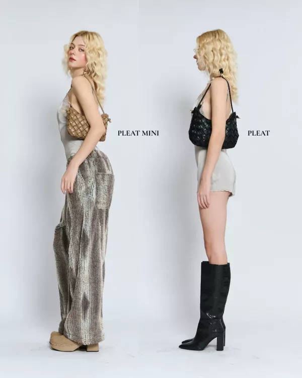 PLEAT Mini Handbag 系列 