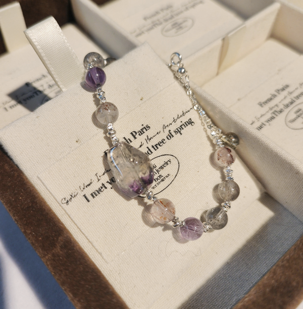 超七仙氣水晶手鍊｜925純銀 × 紫水晶 × 手工設計 925純銀項鍊、日本古董珠、極細項鍊、駝色鎖骨鍊、小花珠飾、手工串珠飾品、小眾飾品推薦