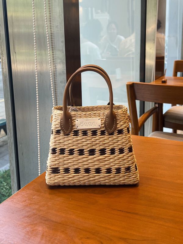 Aster Bag 紫苑花包 Its Saan、泰國手工包、藤編包推薦、自然風包包、手工藝設計、編織包品牌