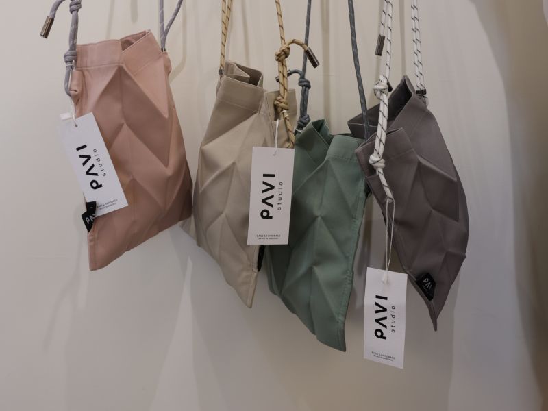 PAVI微光折線包 W-mini-knot PAVI 水桶包, 質感肩背包, 文青包推薦, 手作風水桶包, 百搭日常包