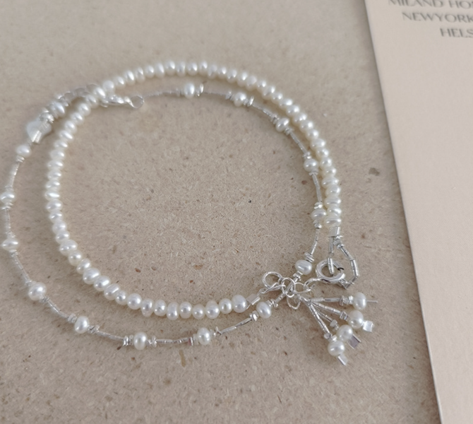 白霧光｜925純銀淡水珍珠極細手鍊（冷淡風可疊戴款） 925純銀項鍊、日本古董珠、極細項鍊、駝色鎖骨鍊、小花珠飾、手工串珠飾品、小眾飾品推薦