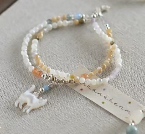 布偶貓假兩層彩石項鍊｜白蝶貝 × 南紅瑪瑙 × 925純銀 925純銀項鍊、日本古董珠、極細項鍊、駝色鎖骨鍊、小花珠飾、手工串珠飾品、小眾飾品推薦