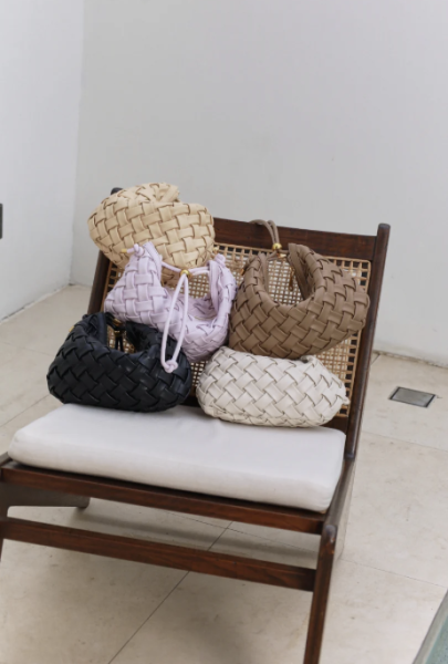 PLEAT Handbag 系列 