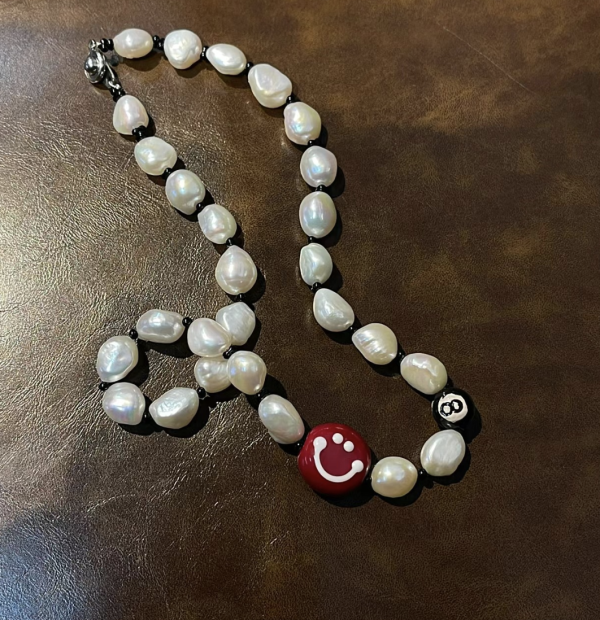 珍珠笑臉鎖骨鏈｜巴洛克珍珠 × 琉璃 × 古董珠 925純銀項鍊、日本古董珠、極細項鍊、駝色鎖骨鍊、小花珠飾、手工串珠飾品、小眾飾品推薦