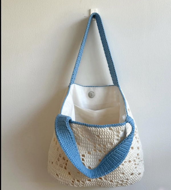 牛奶白 × 淡藍 編織手提包｜附內裡款 手工編織包、雙色編織袋、大容量肩背包、內裡設計編織包、奶油靛藍拼接包、手提包推薦、通勤包