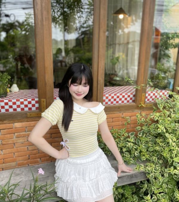 泰國設計師造型圓領撞色短袖上衣 