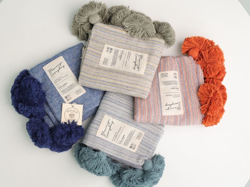 自然色系 × 手作感-小款(28×29cm) SoLaLa GOODS, 泰國手工包, 草編包, 編織袋, 休閒袋, 旅行包, 大號草編包, 小號草編包