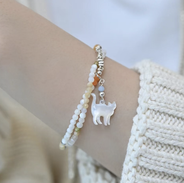 布偶貓假兩層彩石項鍊｜白蝶貝 × 南紅瑪瑙 × 925純銀 925純銀項鍊、日本古董珠、極細項鍊、駝色鎖骨鍊、小花珠飾、手工串珠飾品、小眾飾品推薦