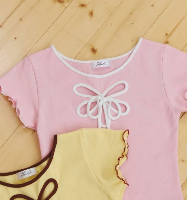 泰國設計師滾邊花花造型撞色短袖上衣 