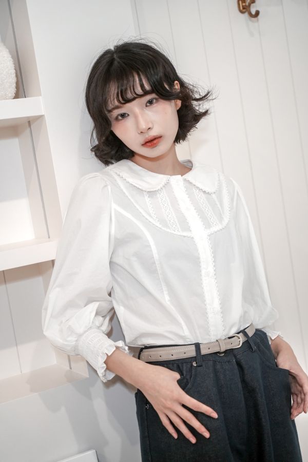 蕾絲滾邊圓領澎澎袖上衣 蕾絲滾邊圓領澎澎袖上衣