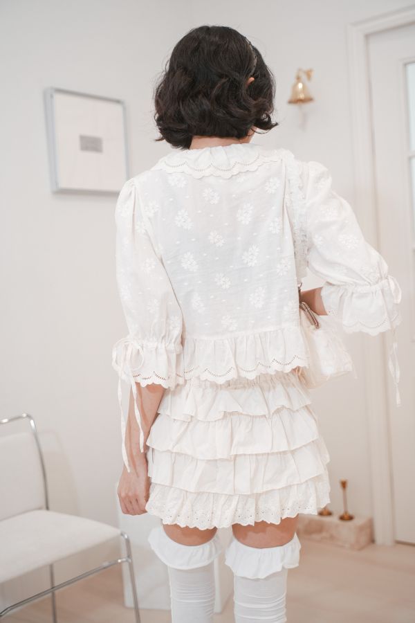 雕花刺繡花邊上衣 雕花刺繡花邊上衣