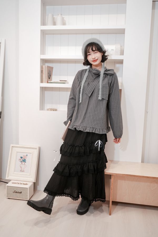 不對稱蕾絲蝴蝶結蛋糕裙 不對稱蕾絲蝴蝶結蛋糕裙