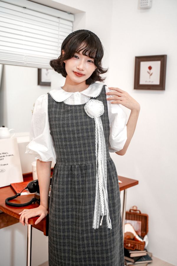 蕾絲滾邊圓領澎澎袖上衣 蕾絲滾邊圓領澎澎袖上衣