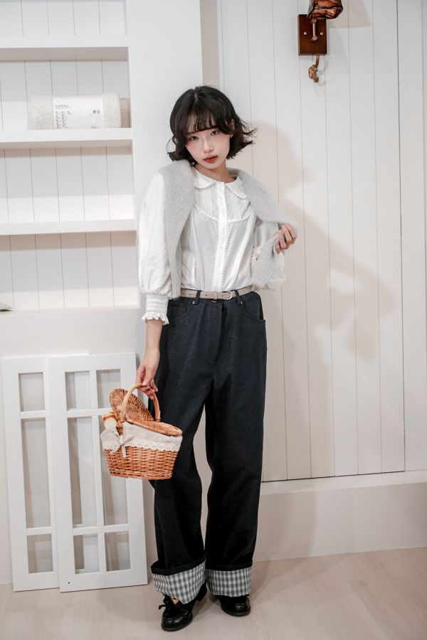 蕾絲滾邊圓領澎澎袖上衣 蕾絲滾邊圓領澎澎袖上衣