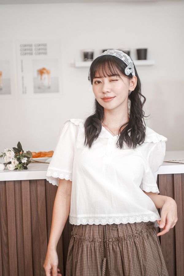 水手領雕花邊上衣 水手領雕花邊上衣,韓系上衣,韓國服飾,韓國上衣