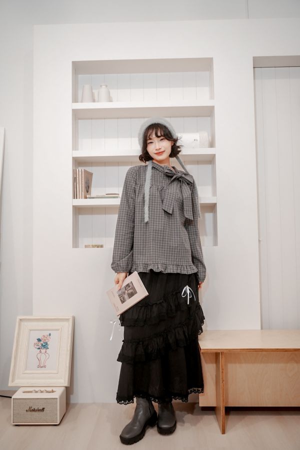 不對稱蕾絲蝴蝶結蛋糕裙 不對稱蕾絲蝴蝶結蛋糕裙