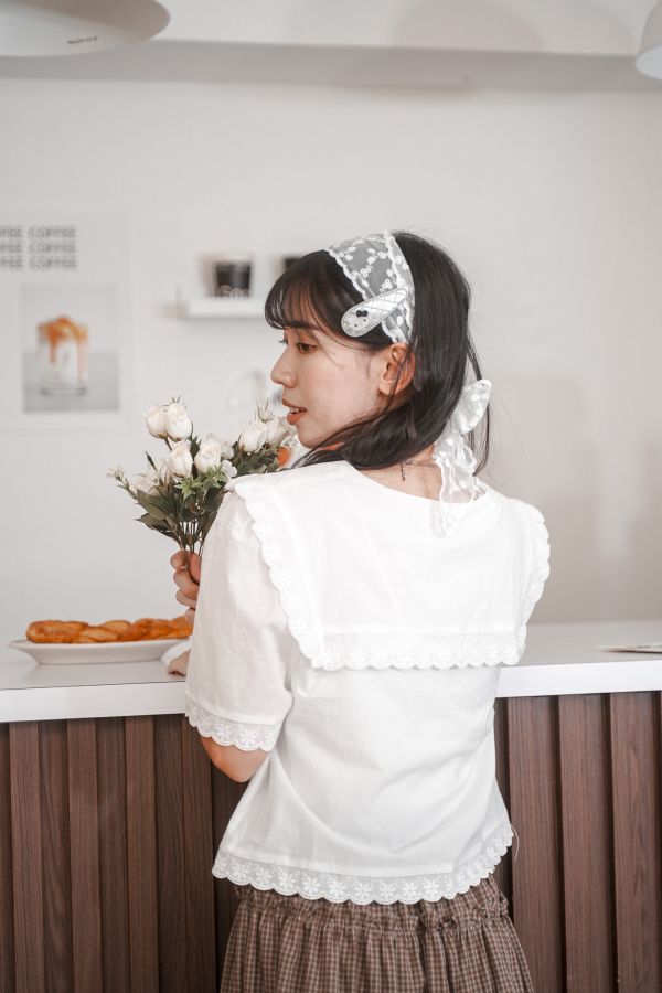 水手領雕花邊上衣 水手領雕花邊上衣,韓系上衣,韓國服飾,韓國上衣