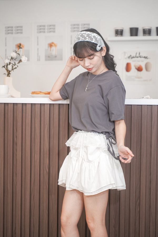 現貨 ∣ 刺繡花邊拼紗上衣 刺繡花邊拼紗上衣,韓國服飾,韓系服飾,韓系上衣