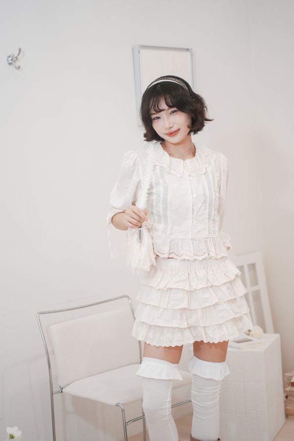 雕花刺繡花邊上衣 雕花刺繡花邊上衣