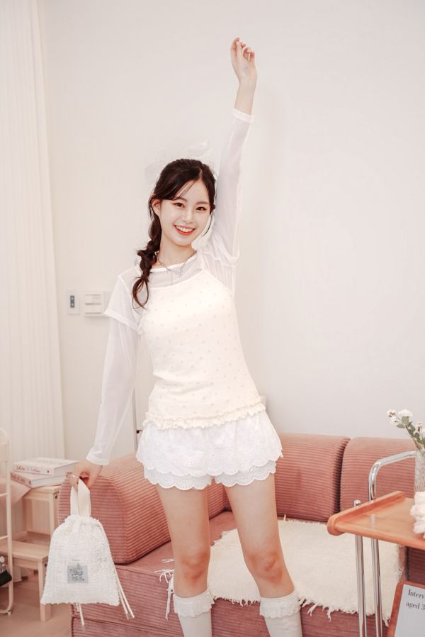 兩件式透膚碎花背心組合 兩件式透膚碎花背心組合