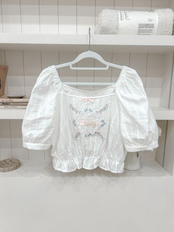 花朵刺繡澎袖上衣 花朵刺繡澎袖上衣