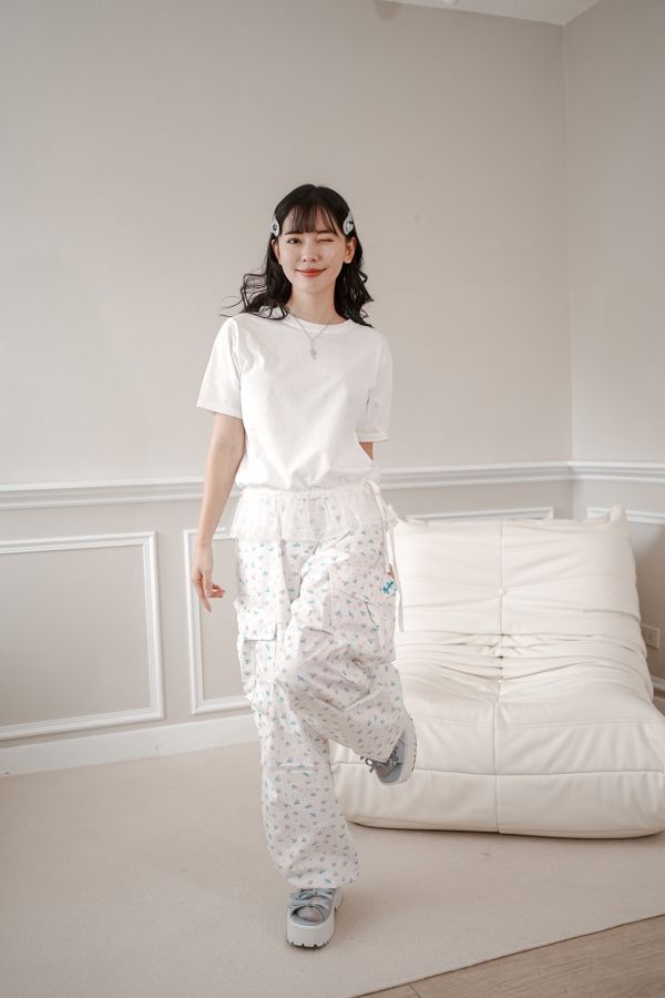 現貨 ∣ 刺繡花邊拼紗上衣 刺繡花邊拼紗上衣,韓國服飾,韓系服飾,韓系上衣