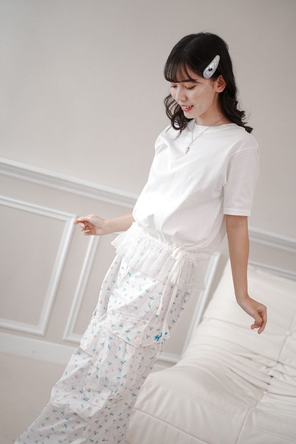 現貨 ∣ 刺繡花邊拼紗上衣 刺繡花邊拼紗上衣,韓國服飾,韓系服飾,韓系上衣