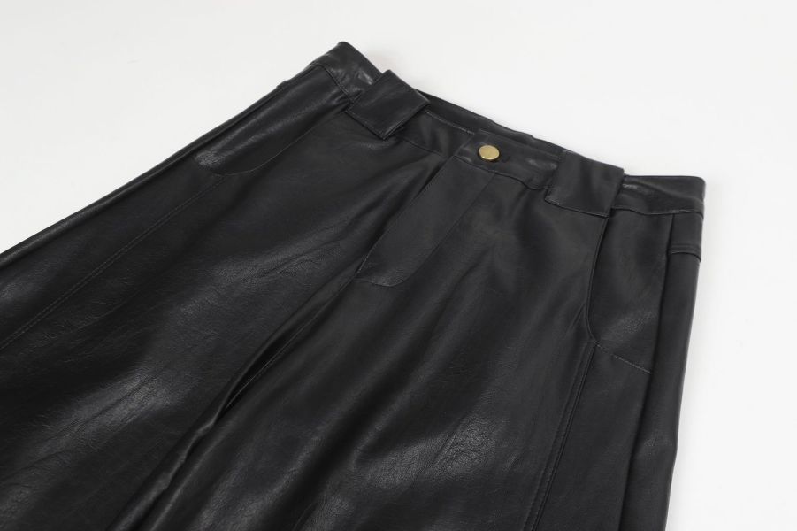 經典皮革彎刀褲 