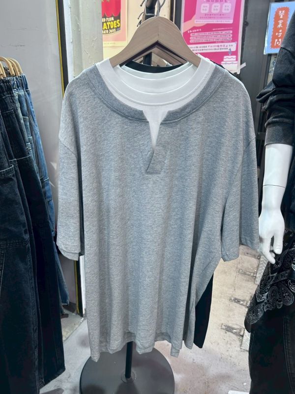 經典假2件小V領短T 