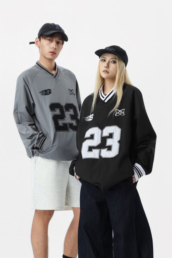 美式街頭刺繡23V領T 