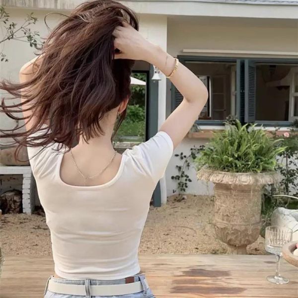 性感修身圓弧短版T(胸墊) 