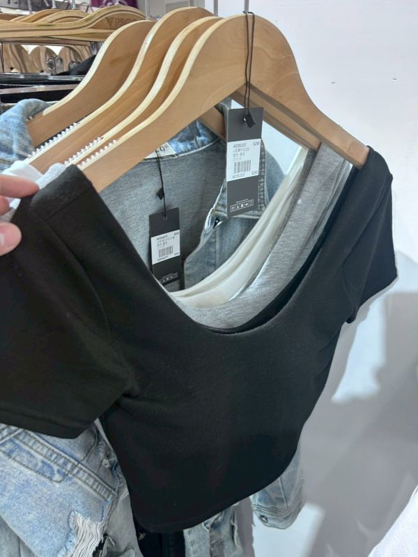 挖背辣妹罩杯小可愛 