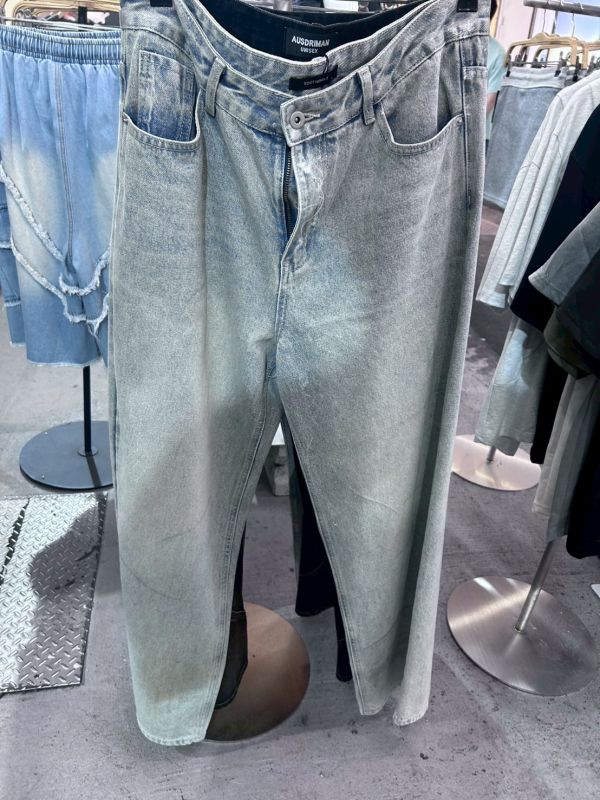 刷銀噴漆直筒褲 