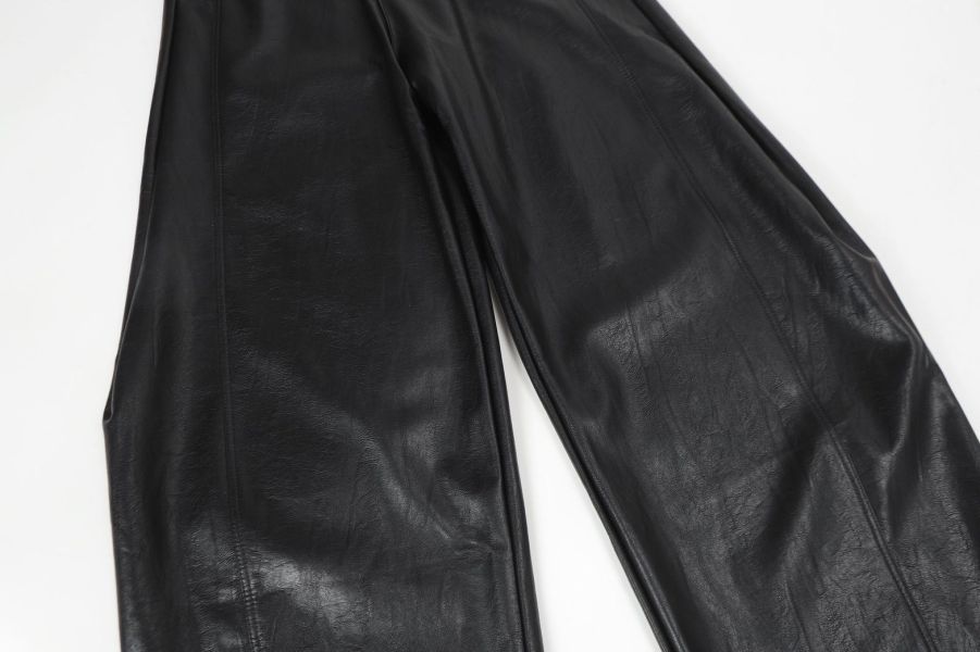 經典皮革彎刀褲 