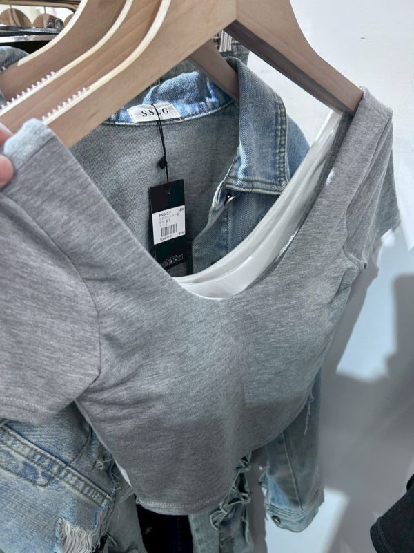 挖背辣妹罩杯小可愛 