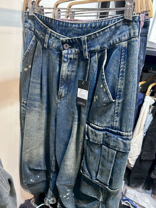 刷舊斑紋七分牛仔 