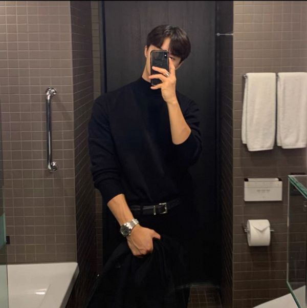 半高領彈力針織上衣 