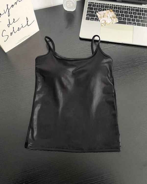 亮皮親膚小背心 