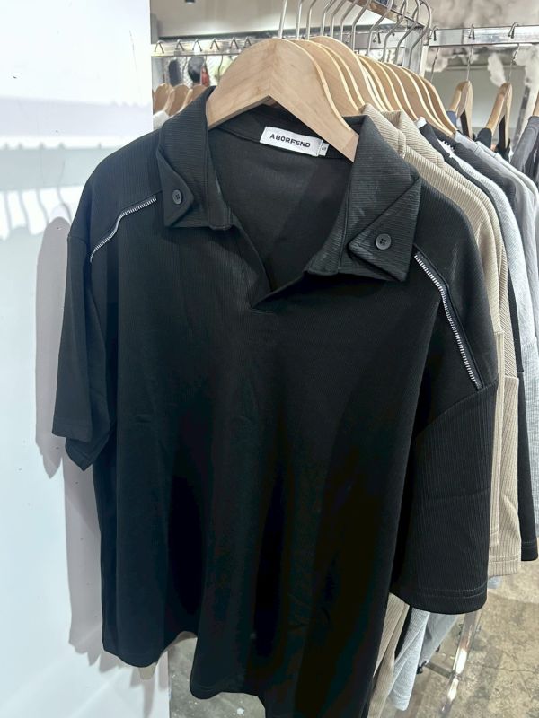 V領拉鍊POLO設計T 