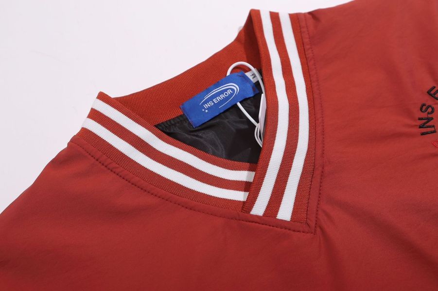 INESERROR尼龍V領T 