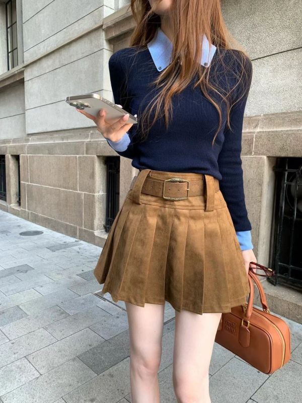 雕花皮帶鹿皮百褶裙 