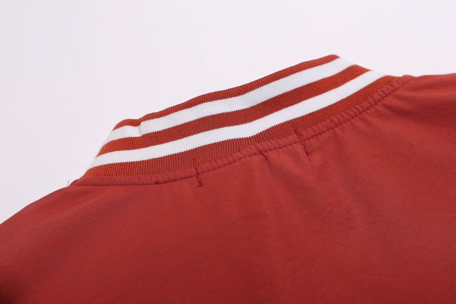 INESERROR尼龍V領T 