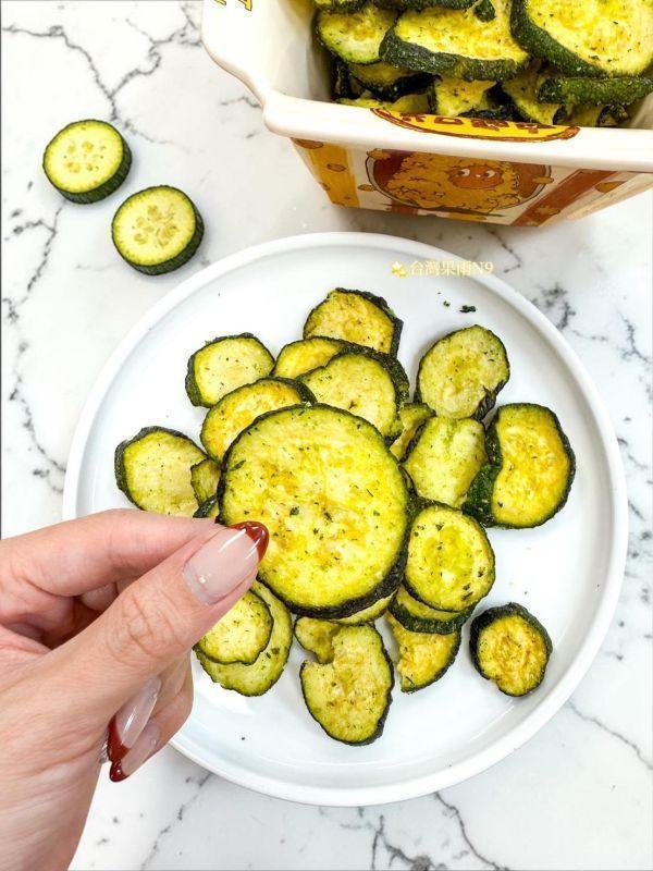 櫛瓜脆脆(小包) 櫛瓜脆脆,櫛瓜脆片,櫛瓜,蔬果脆片,蔬果脆脆,蔬果,台灣果雨