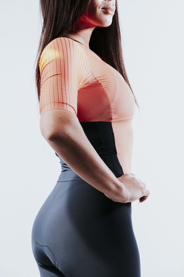 RACER TTSUIT女款有袖三鐵服 Z3R0D Racer 女款鐵人三項服
鐵人三項女款連身服   
女款鐵人三項服
女款三鐵服
長距離比賽裝備