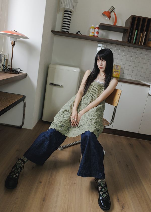 走路帶風寬版牛仔褲 深藍牛仔褲、女裝牛仔褲、高腰牛仔褲、寬鬆牛仔褲、直筒牛仔褲、休閒牛仔褲、百搭牛仔褲、彈力腰牛仔褲、復古牛仔褲、耐穿牛仔褲